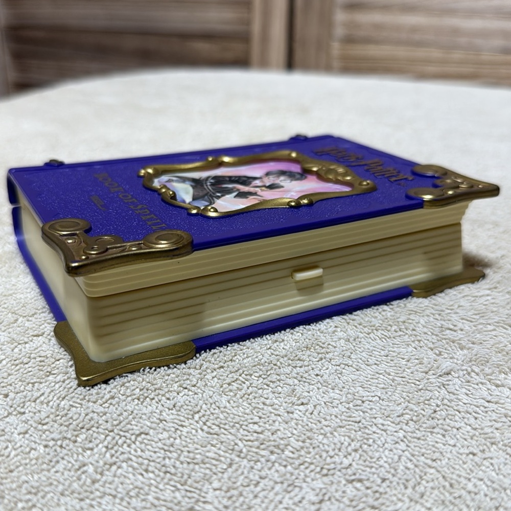 Harry Potter Book of Spells Purple Book Tiger Toy Rare 2001 - Picture 5 of 10